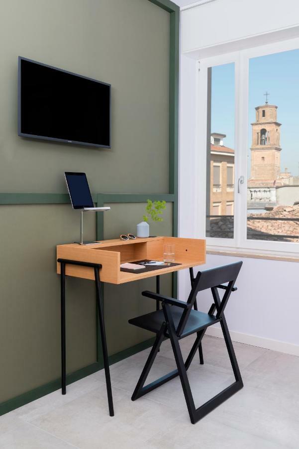 Bnbiz - Coworking Hotel Fiorenzuola d'Arda Exterior photo